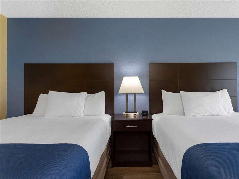 Days Inn By Wyndham Greensboro Airport Ngoại thất bức ảnh