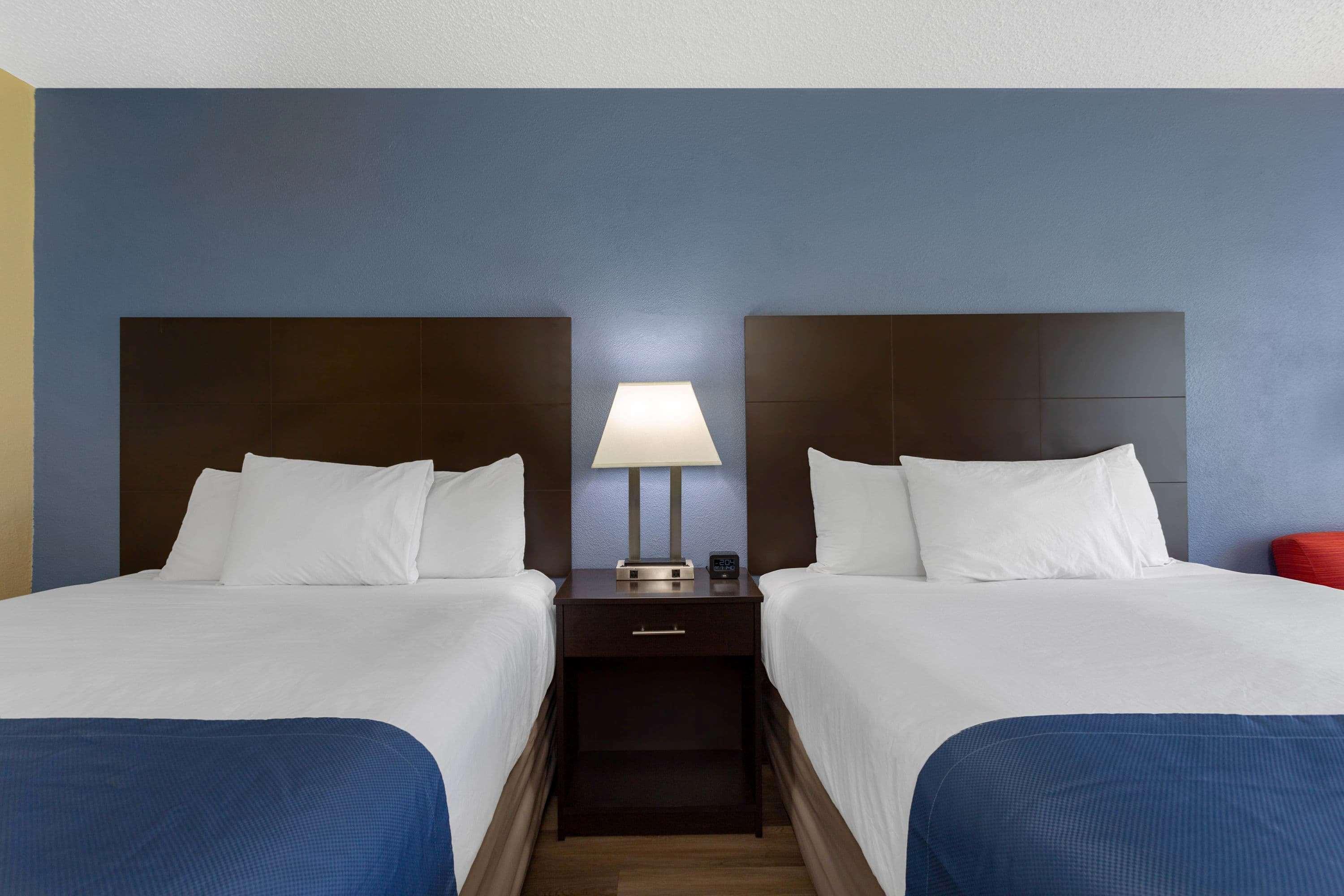 Days Inn By Wyndham Greensboro Airport Ngoại thất bức ảnh