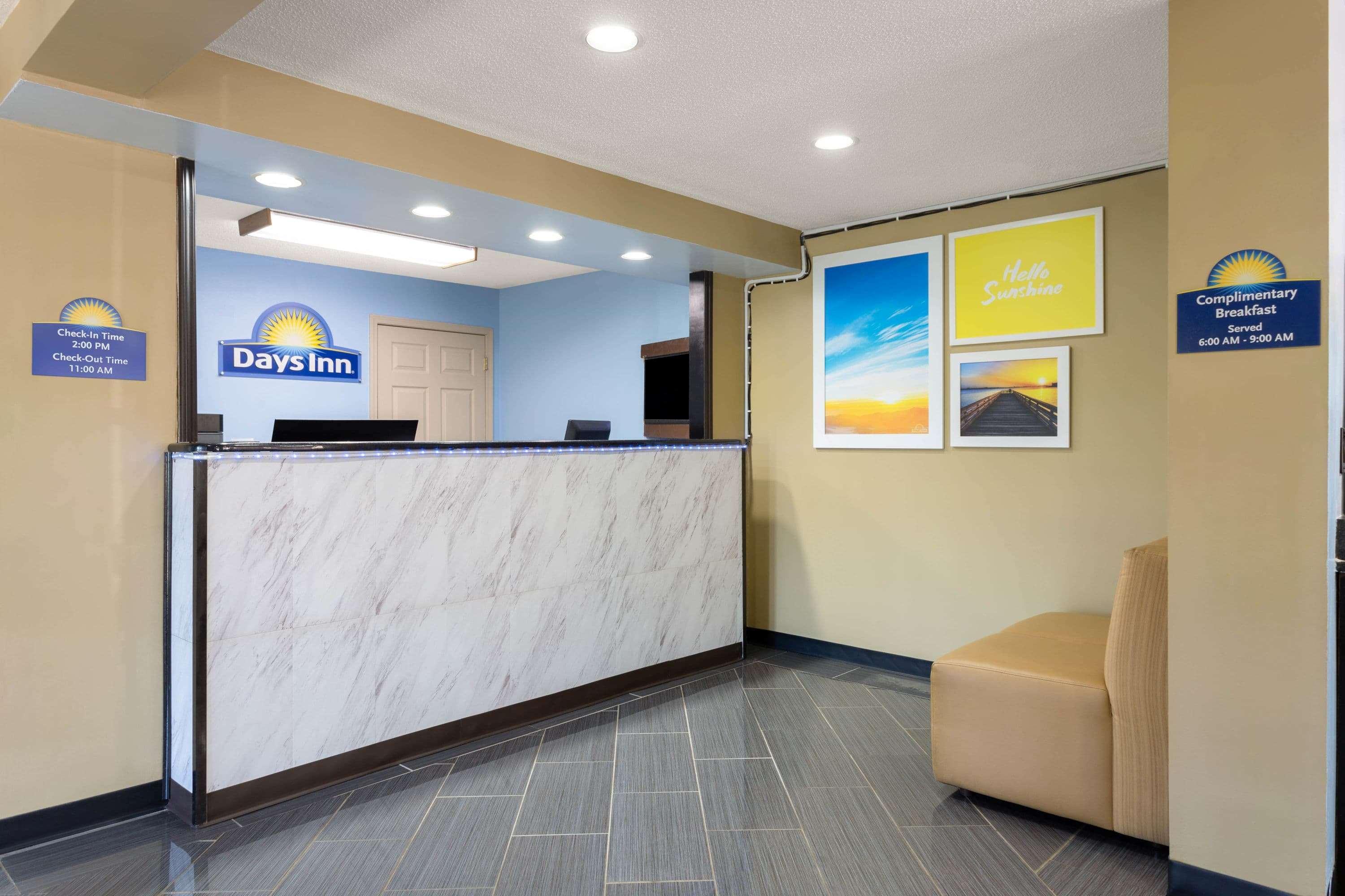Days Inn By Wyndham Greensboro Airport Ngoại thất bức ảnh
