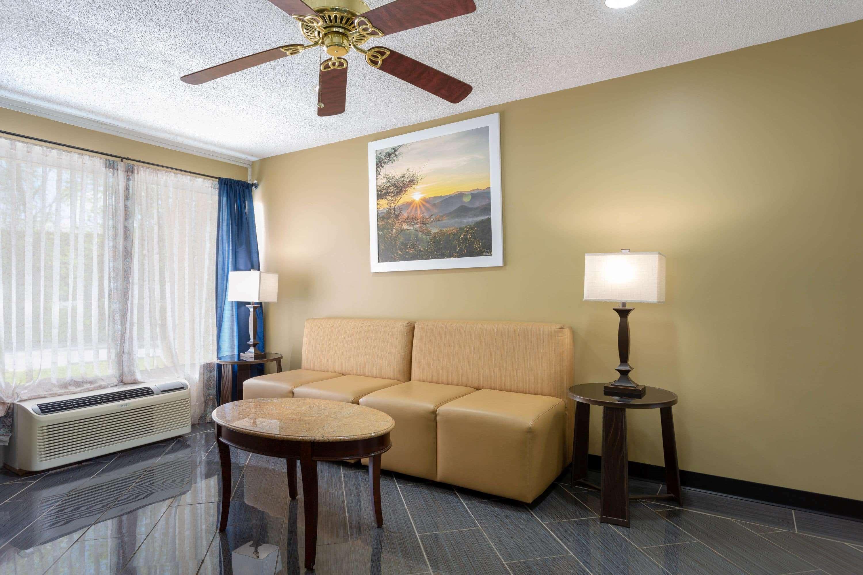 Days Inn By Wyndham Greensboro Airport Ngoại thất bức ảnh