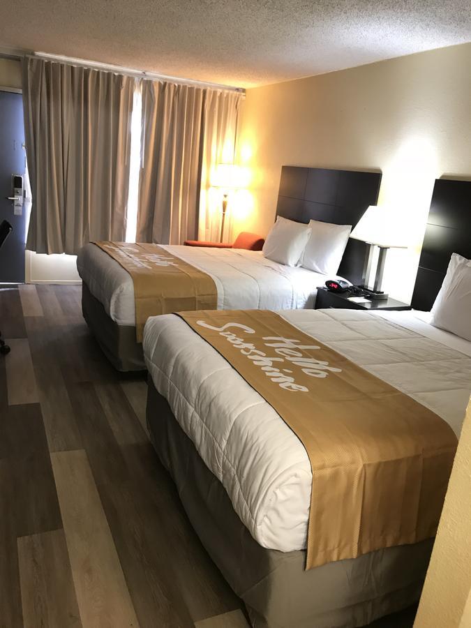 Days Inn By Wyndham Greensboro Airport Ngoại thất bức ảnh