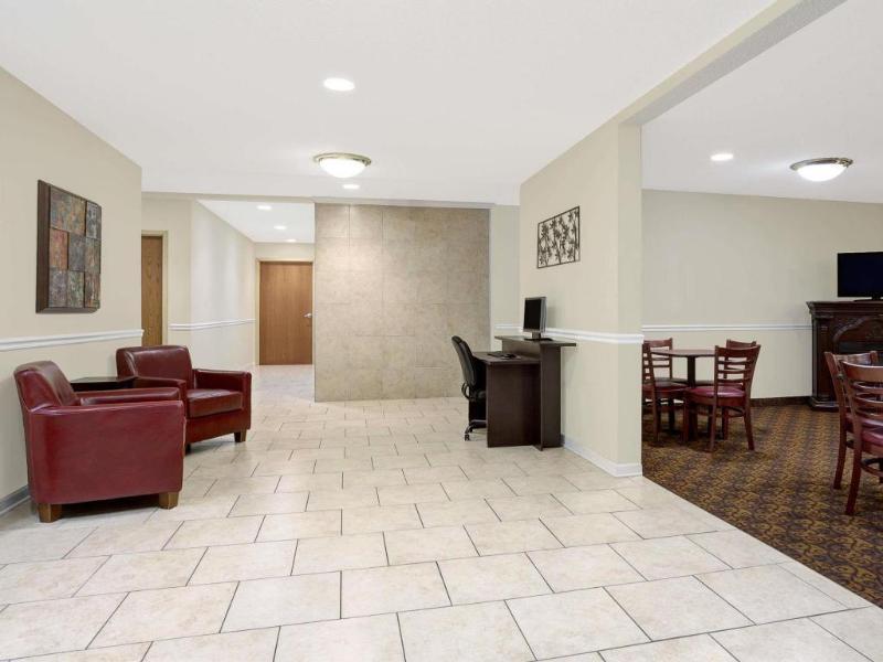 Days Inn By Wyndham Greensboro Airport Ngoại thất bức ảnh